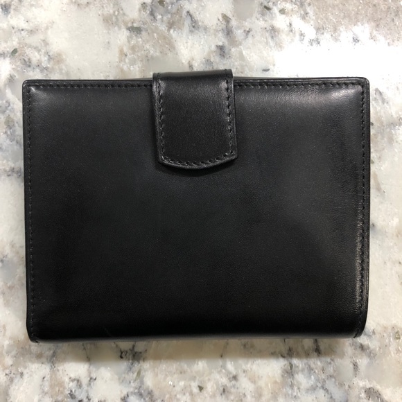 Authentic Vintage Salvatore Ferragamo Wallet - Picture 4 of 8